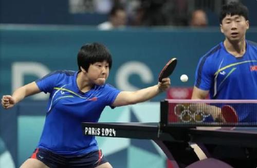 中间两节的 中间两节的