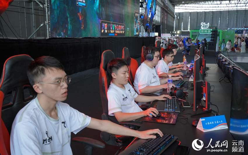 进一步减轻 进一步减轻